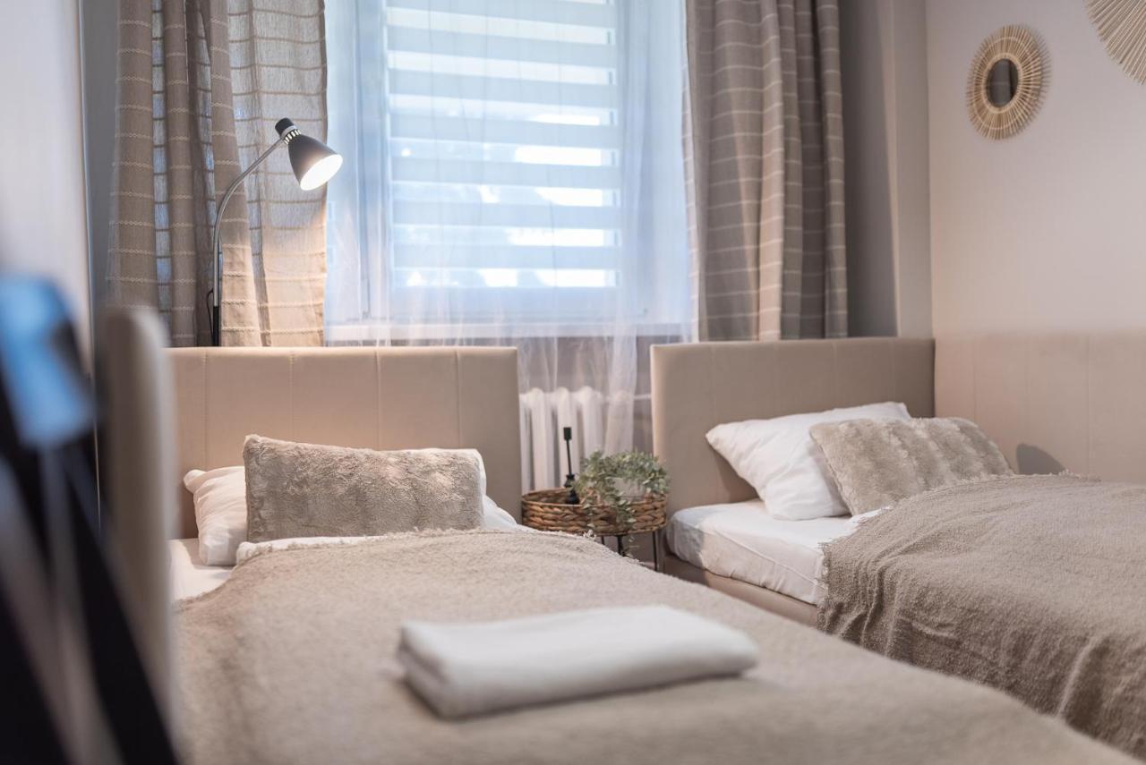 Leilighet Bohema - Przytulne Mieszkanie Blisko Centrum I Dworca, Parter, Balkon, Park, Parking *