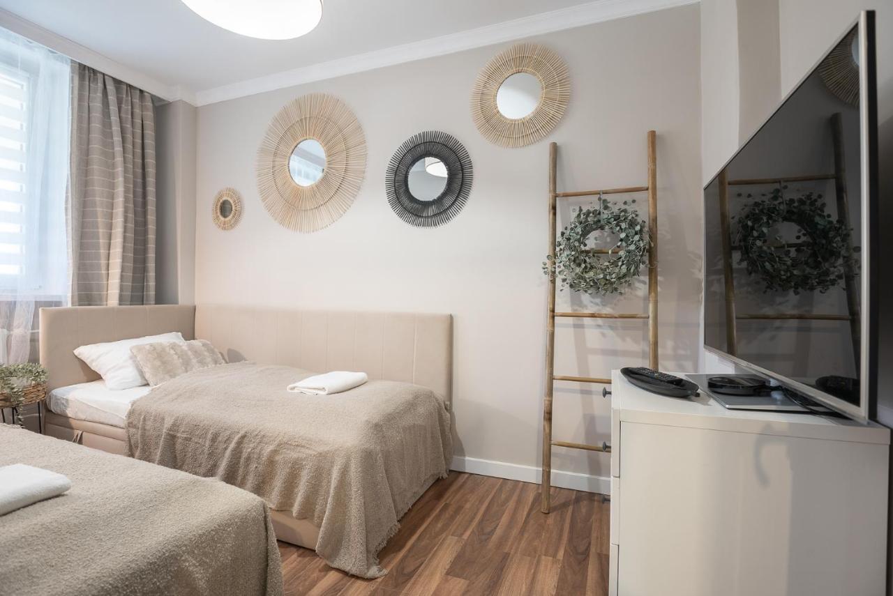 Leilighet Bohema - Przytulne Mieszkanie Blisko Centrum I Dworca, Parter, Balkon, Park, Parking *