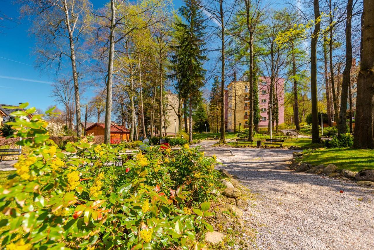 Bohema - Przytulne Mieszkanie Blisko Centrum I Dworca, Parter, Balkon, Park, Parking Leilighet Karpacz