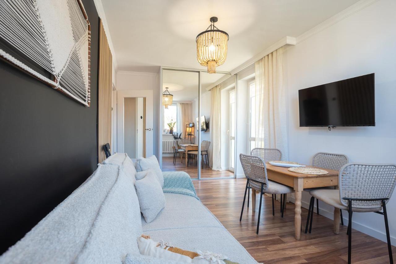 Apartment Bohema - Przytulne Mieszkanie Blisko Centrum I Dworca, Parter, Balkon, Park, Parking