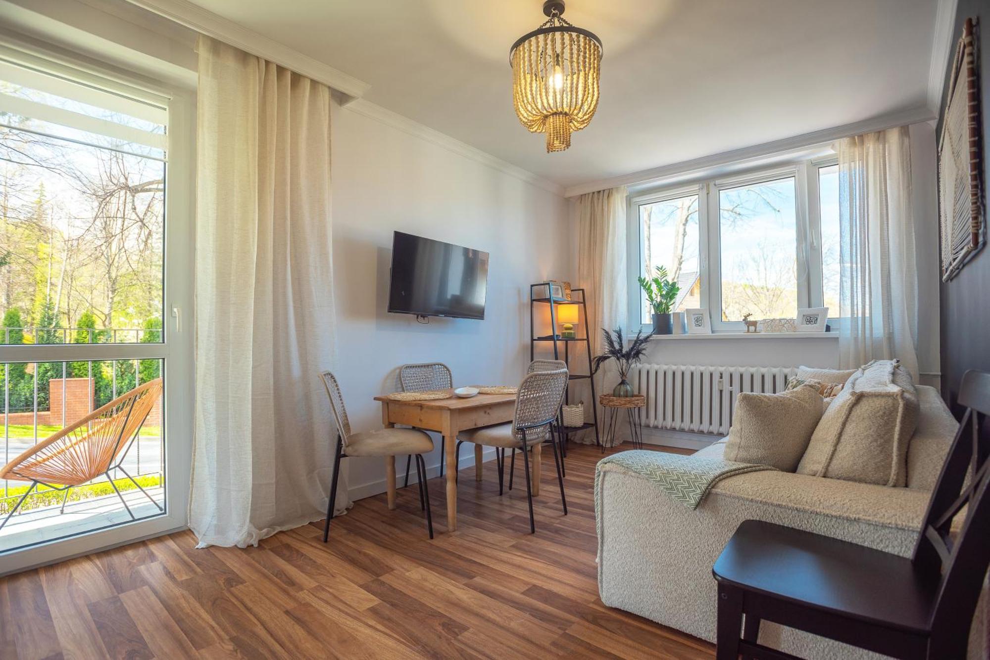 Bohema - Przytulne Mieszkanie Blisko Centrum I Dworca, Parter, Balkon, Park, Parking *